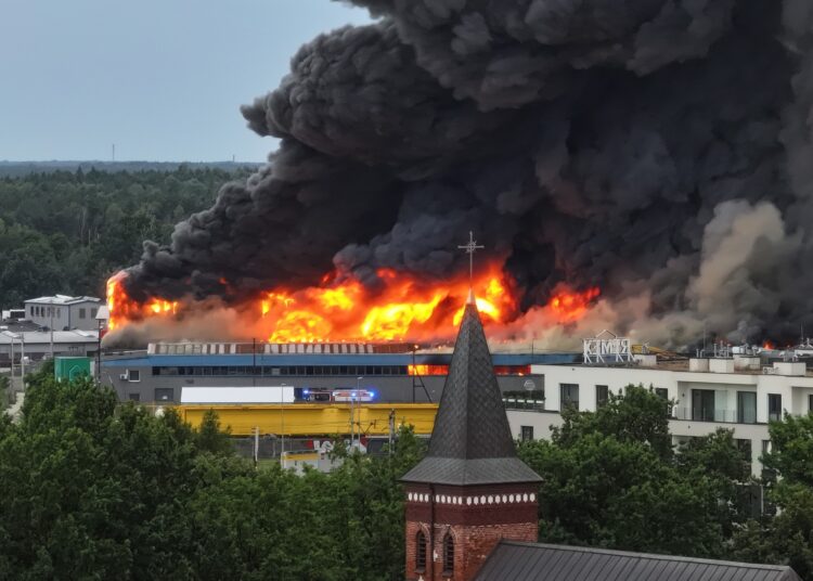 Pożar hali produkcyjno-magazynowej w Mińsku Mazowieckim