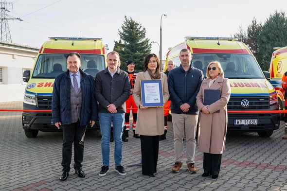 🚨 TRZY NOWE KARETKI! Błyskawiczna Pomoc Coraz Bliżej Mieszkańców Sierpca!