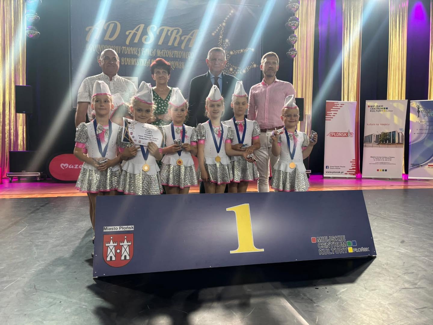 🏆 Prawdziwy grad medali! Alizma Mażoretki MMOD OSP Sierpc podbijają Ogólnopolski Turniej „AD ASTRA”!