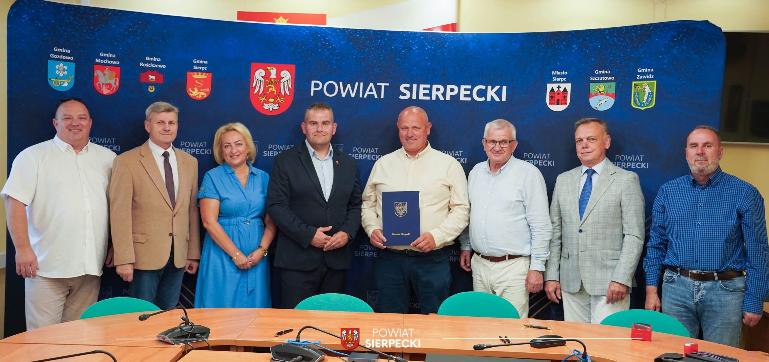Ponad 422 tysiące złotych na drogi! Powiat Sierpecki podpisał kolejne umowy